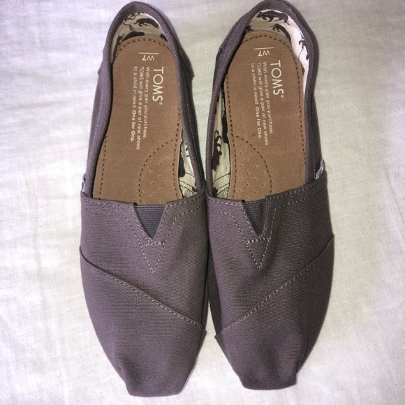 Toms Shoes - TOMS